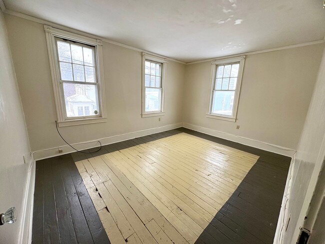 Building Photo - 3 Bedroom 1.5 Bathroom in Elizabethtown!