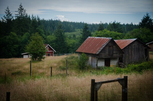 Building Photo - 11839 Glenwood Rd