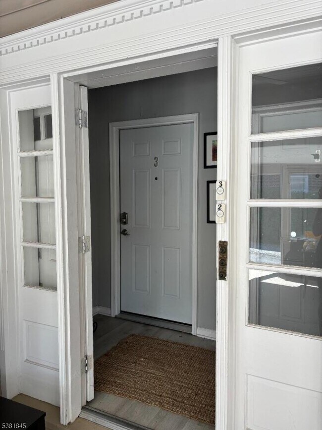 Building Photo - 22 Rockland Terrace