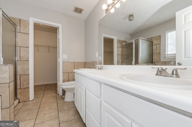 Building Photo - 2611 Star Ln