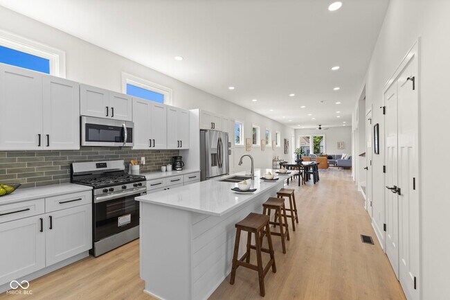 Building Photo - 1405 Deloss St