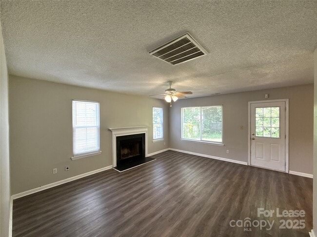 Building Photo - 6021 Black Bear Ct
