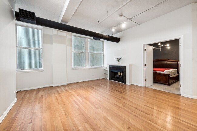 Building Photo - 161 W Harrison St