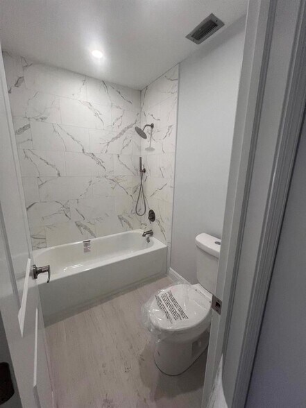 Building Photo - 1051 Orange Ter