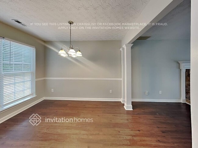 Building Photo - 86 E Main St N