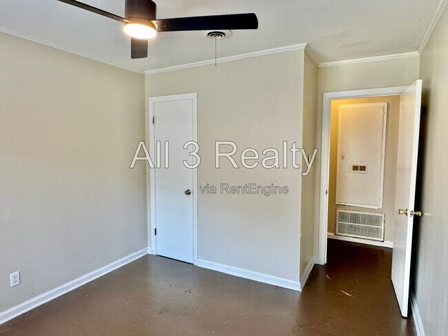 Building Photo - 3727 Audubon Rd