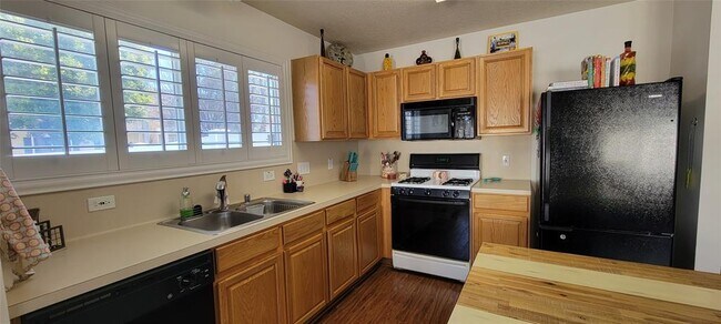 Building Photo - 6803 Kingwood Glen Dr
