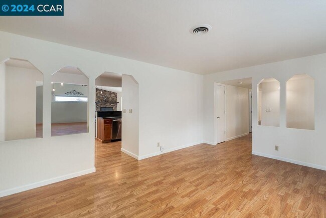 Building Photo - 1326 Babel Ln