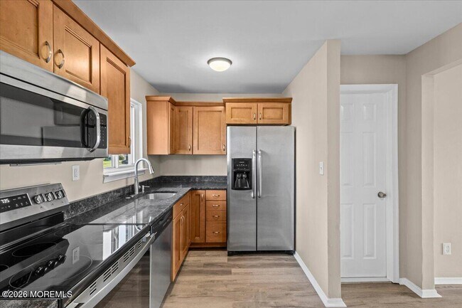 Building Photo - 8 Primrose Ln