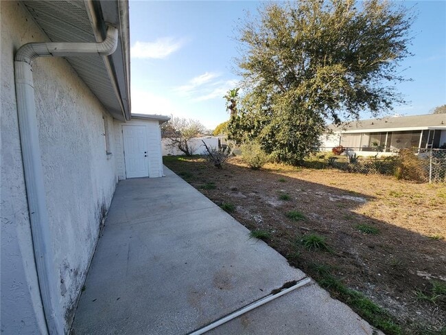 Building Photo - 7721 Foxbloom Dr