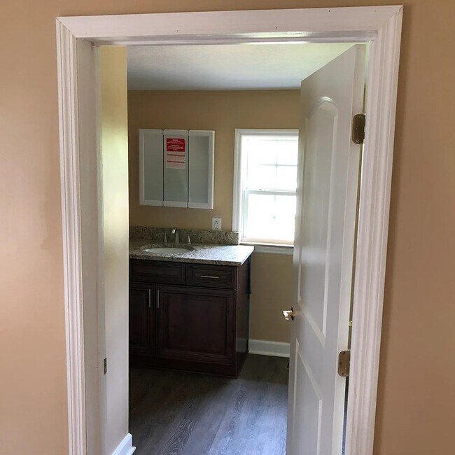 Building Photo - 123 N Norris Dr