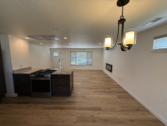 Building Photo - 2853 Tahitian Ave
