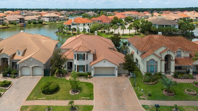 Building Photo - 18422 Windsor Lakes Dr