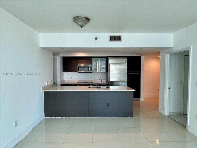 Building Photo - 500 Brickell Ave