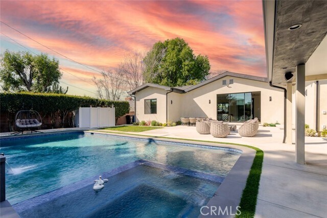 Building Photo - 7714 Lasaine Ave