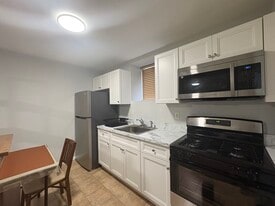 Building Photo - 273 Eltingville Blvd