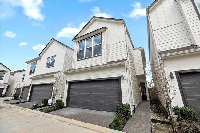 Building Photo - 2214 Roozy Lk Ln