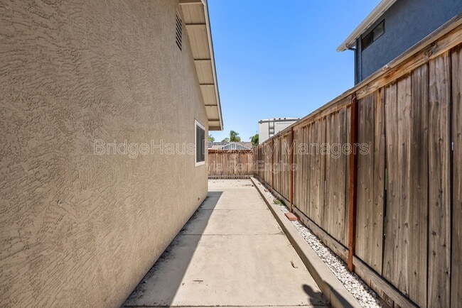 Building Photo - 3508 Chauncey Rd