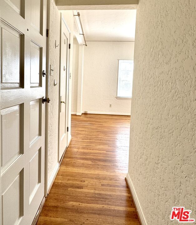 Building Photo - 121 N Swall Dr