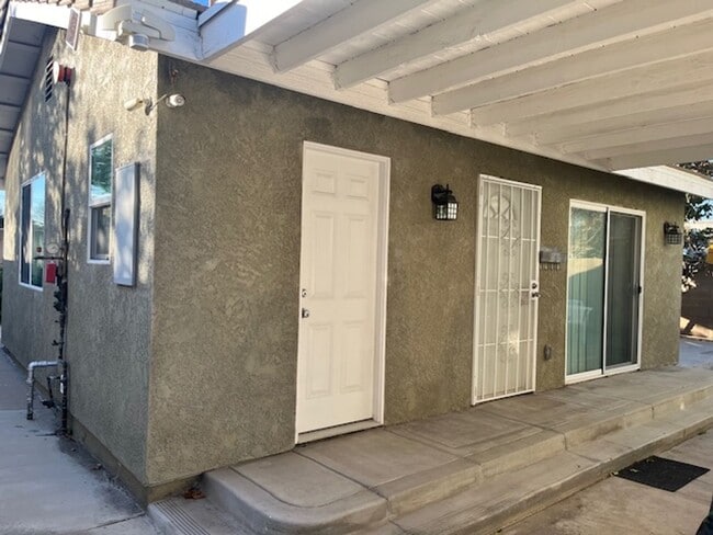 Building Photo - Charming Loma Linda Back House with All Utilities + Wi-Fi  Included