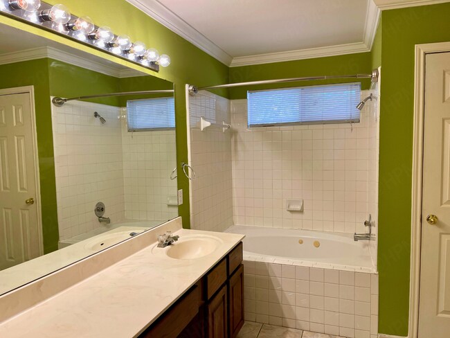 Building Photo - Elegant 3 Bedroom Home Near Medical Center in Northwest San Antonio