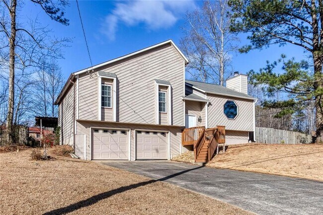 Building Photo - 4049 Leicester Dr NE