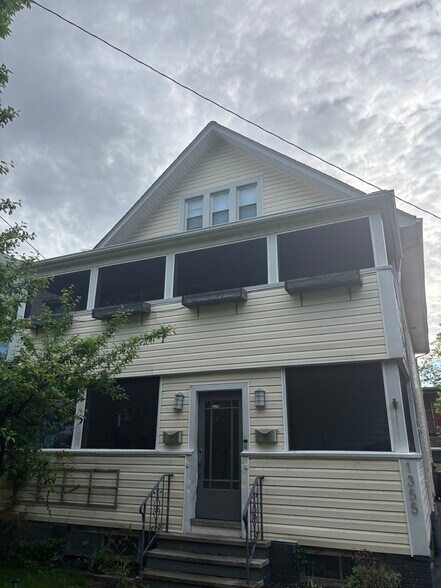 Primary Photo - 1355 Beach Ave