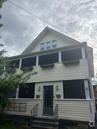 Building Photo - 1355 Beach Ave