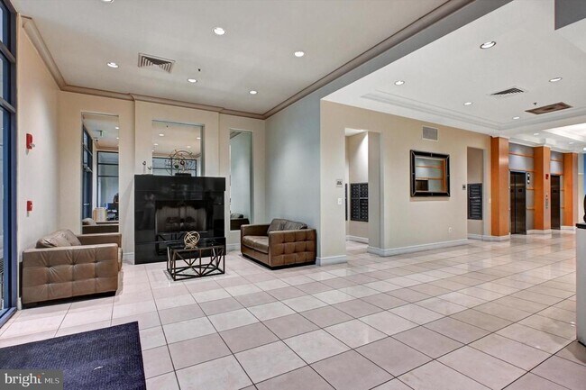 Building Photo - 414 Water St