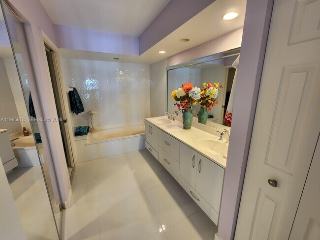 Building Photo - 3530 Mystic Pointe Dr