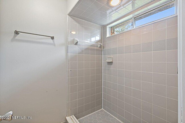 Building Photo - Beautiful 4-bedroom, 2-bath home in Mandarin!