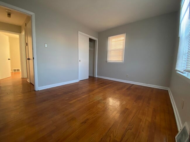 Building Photo - 5221 N 68th St