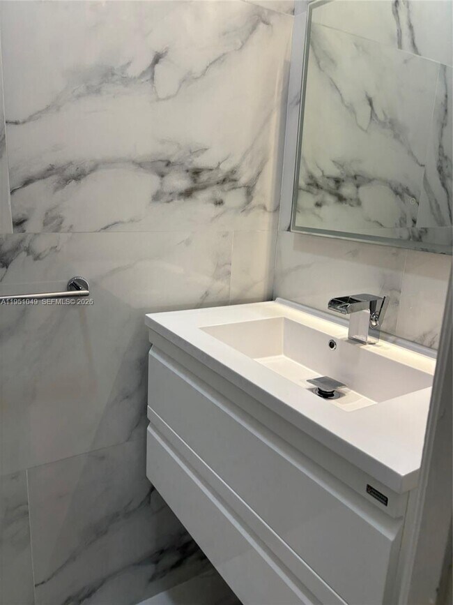 Building Photo - 15465 SW 36th Terrace