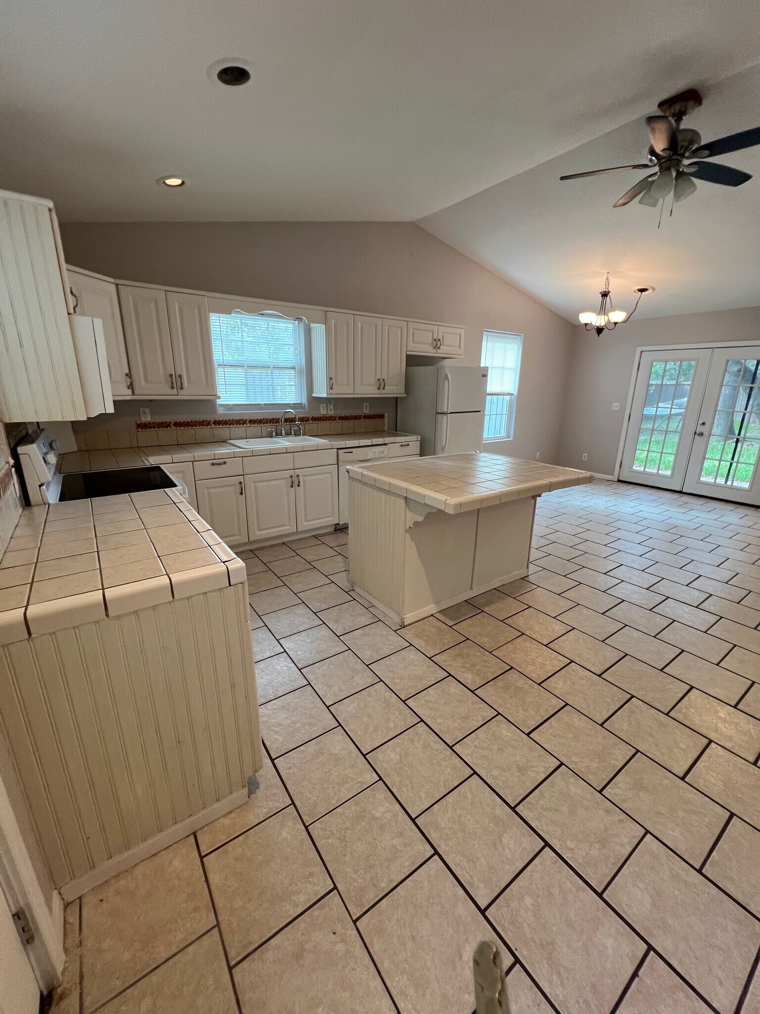 Kitchen area with island - 1306 8th St