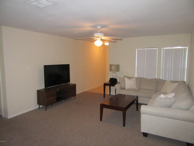 Building Photo - 1501 Lighthouse Rd