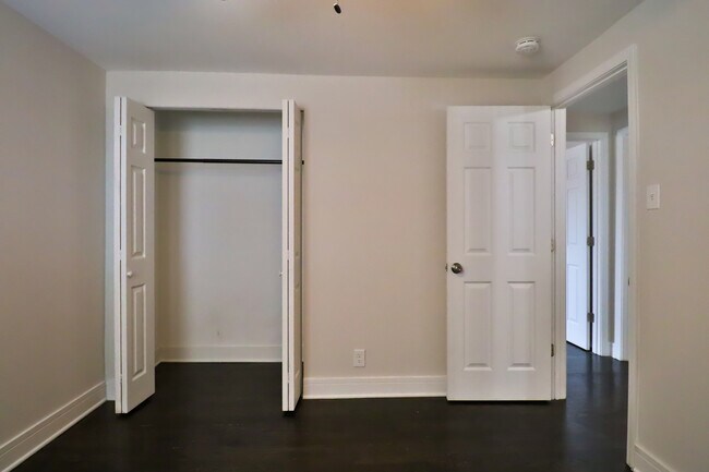Building Photo - 16039 Marian Dr