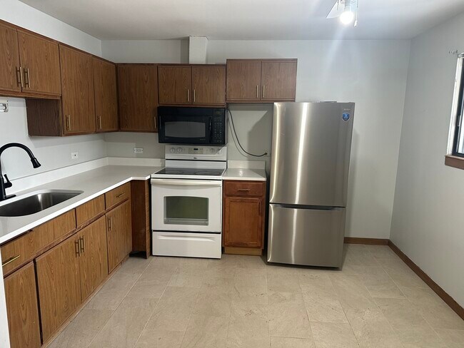 Building Photo - 440 E Jefferson St