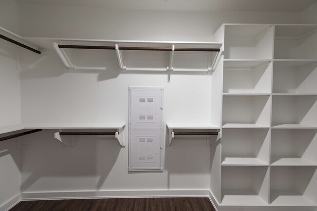 E Floorplan Closet - St. Andrie At Buffalo Heights