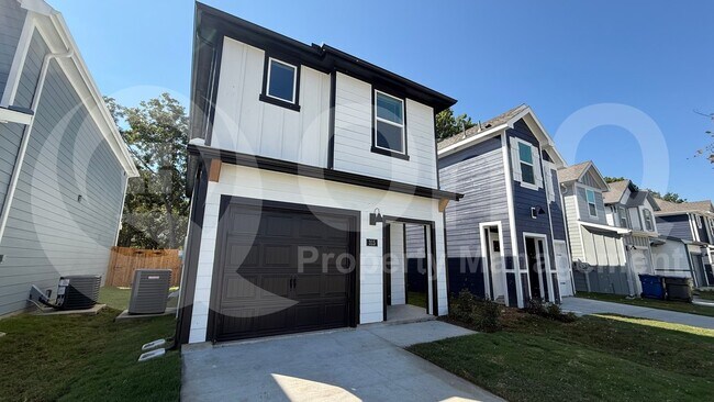 Primary Photo - 315 Clematis St