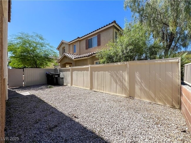 Building Photo - 1995 Sundown Canyon Dr