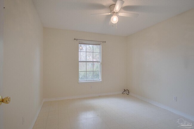 Building Photo - 3012 Classic Dr