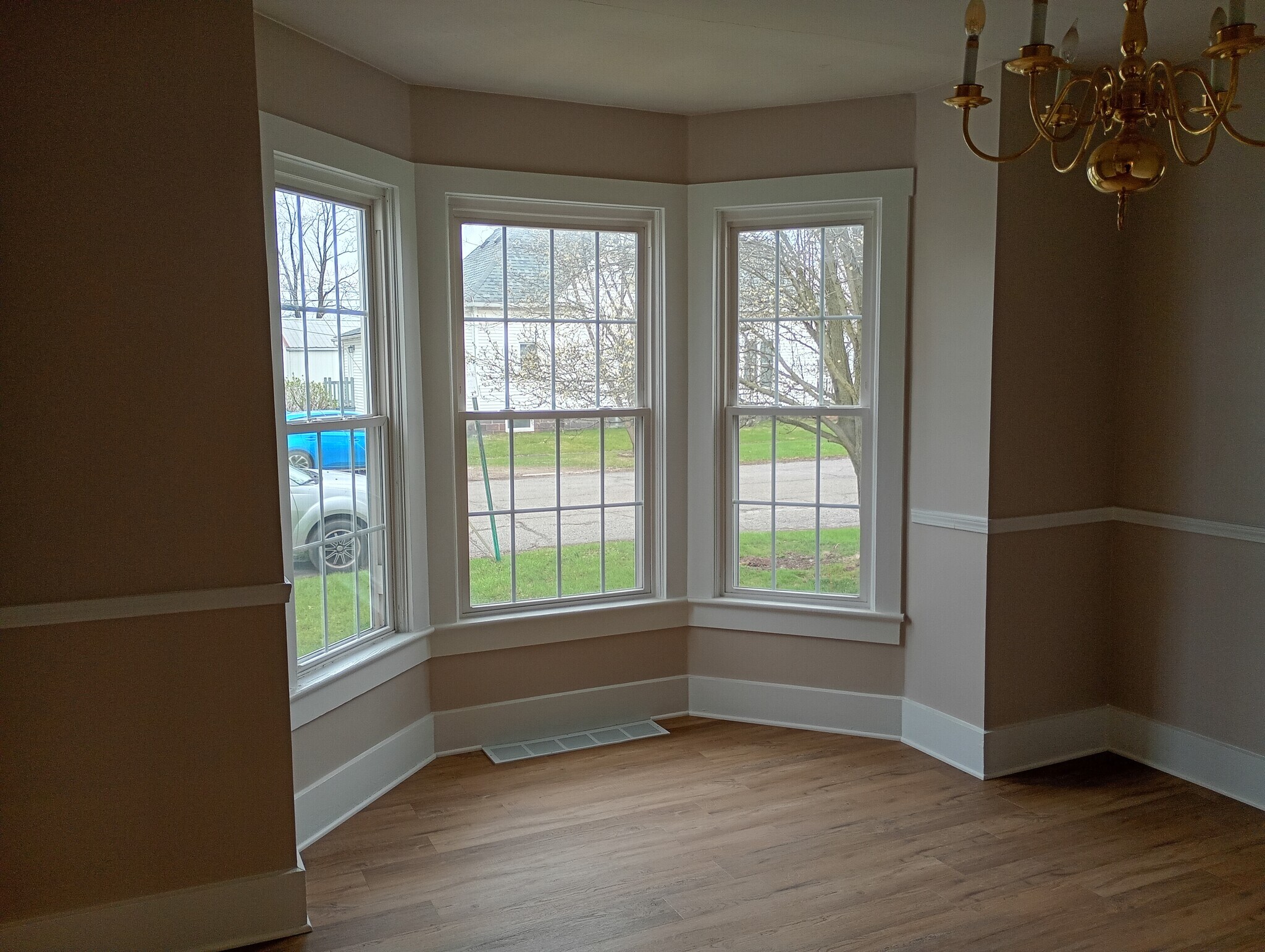 Building Photo - 501 W Main St