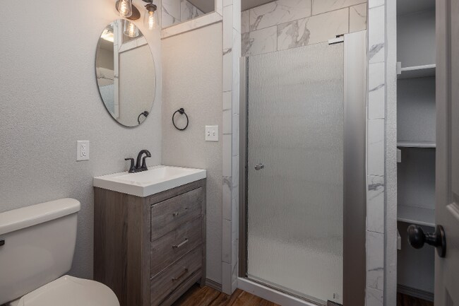 Building Photo - 530 S Lake St