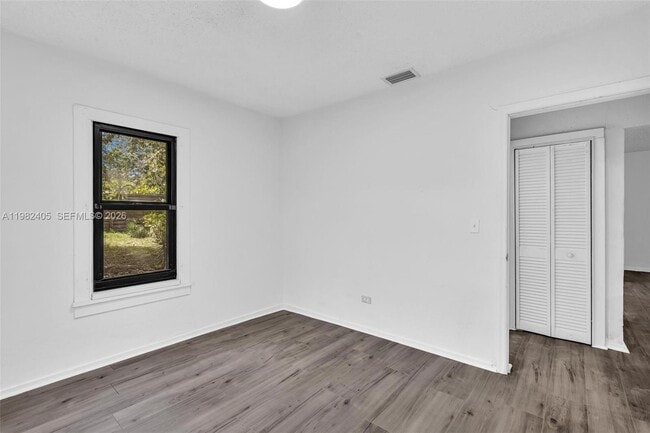 Building Photo - 118 NW 44th St