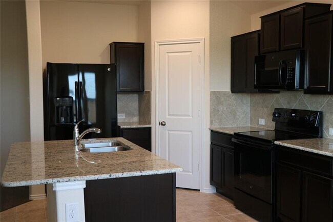 Building Photo - 1032 Hillrose Dr