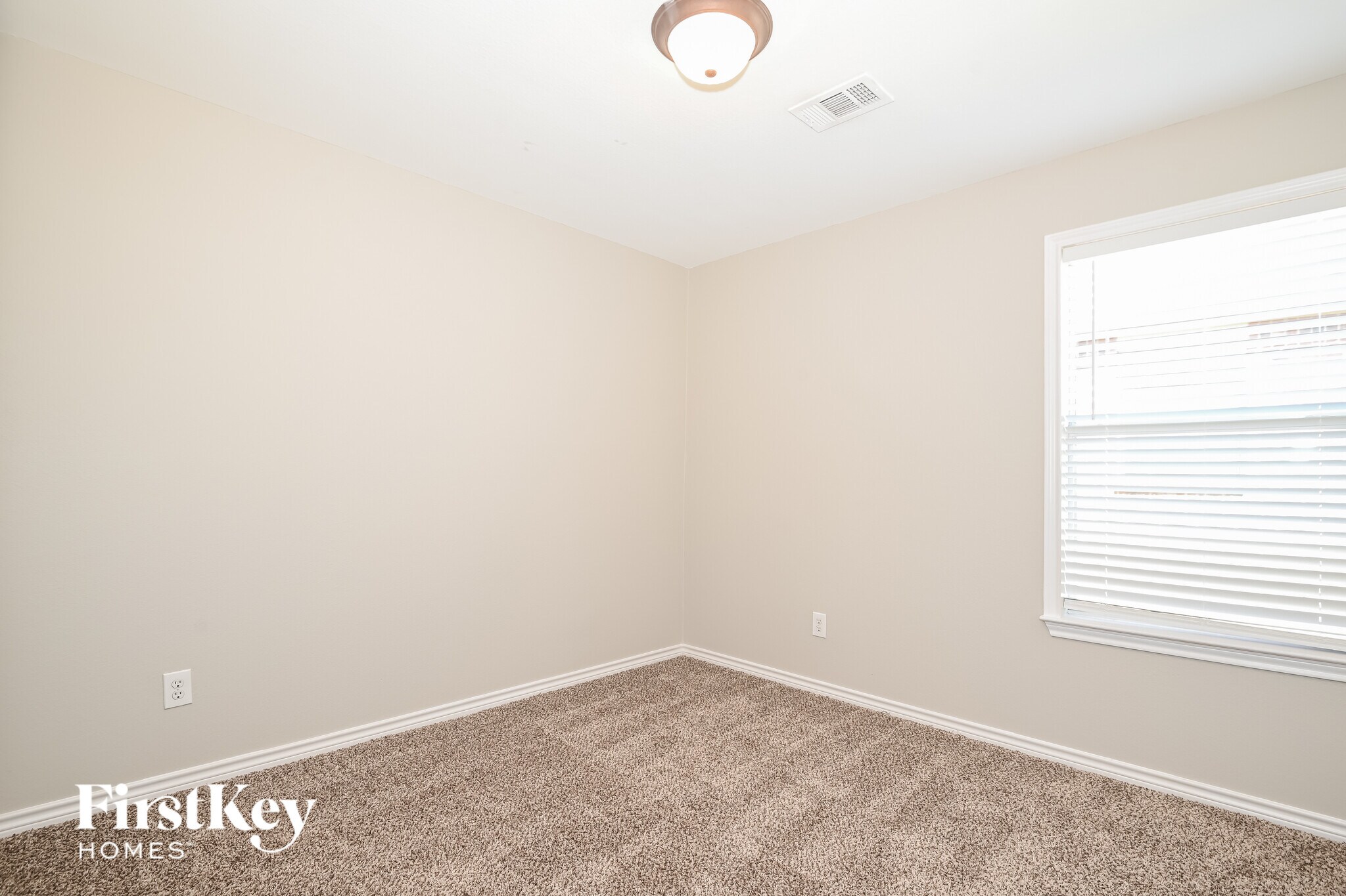 Building Photo - 1309 Honeywood Ln