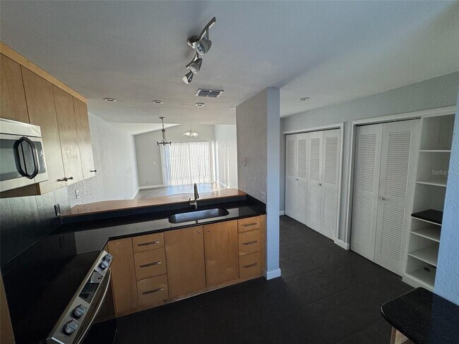 Building Photo - 2568 Woodgate Blvd