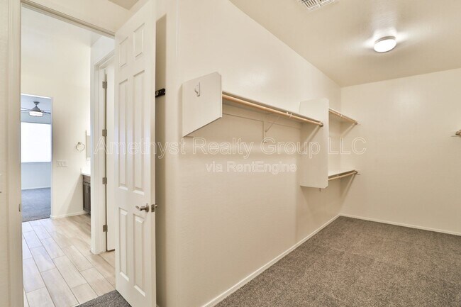 Building Photo - 17343 W Oberlin Way
