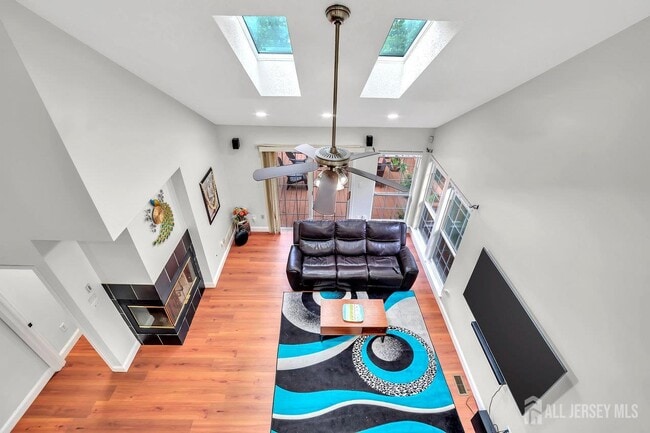 Building Photo - 10 Sawgrass Ct