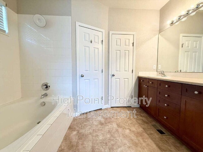 Building Photo - 12113 Hannibal St